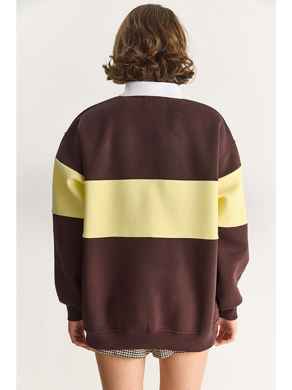 Kahverengi Kadın Polo Yaka Düğmeli California Yazılı Nakış Detaylı Oversize Kadın Sweatshirt-5