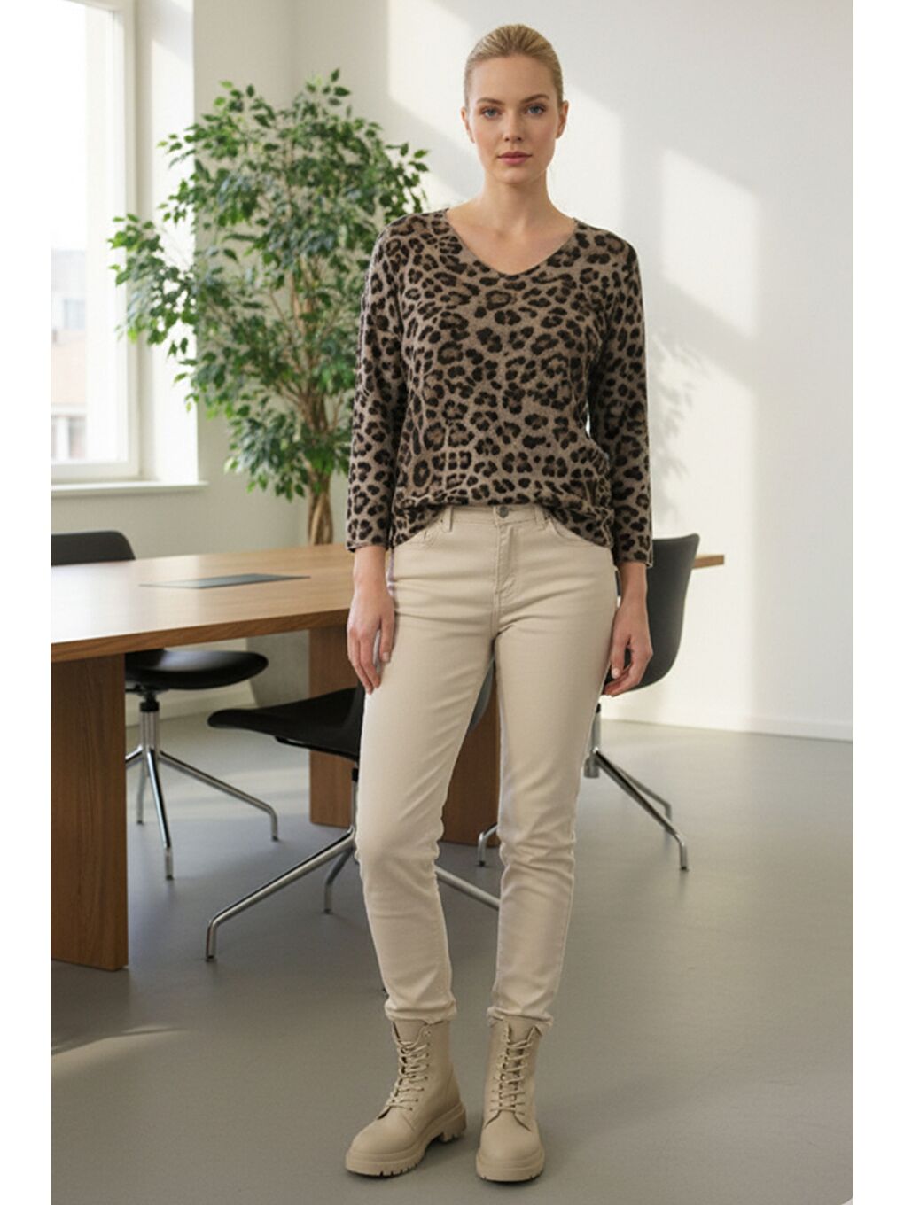 İtalyan Koyu Bej V Yaka Uzun Kol Leopar Desenli İnce Casual Oversize Triko Bluz 64 54-1