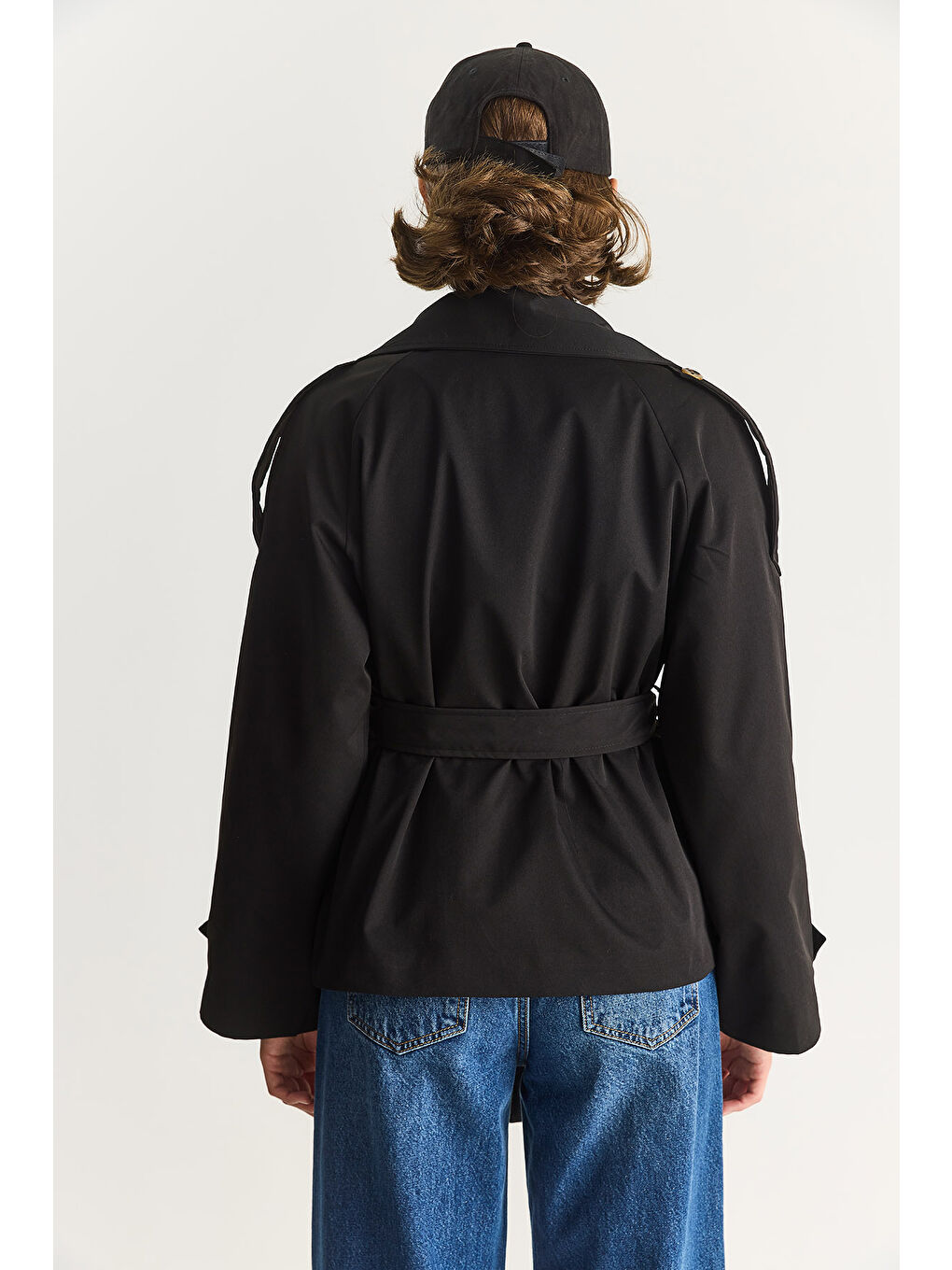 Siyah Kadın Dik Yaka Kuşak Detaylı Astarlı Oversize Kısa Trençkot --7