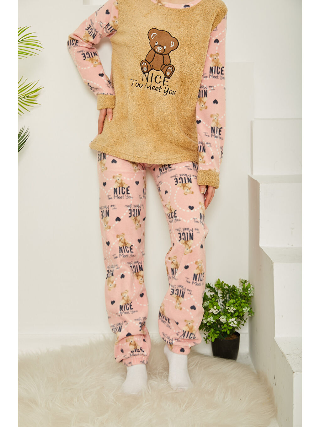 Bej Nakışlı Pelüş Polar Pijama Takım Vizon   26777-1