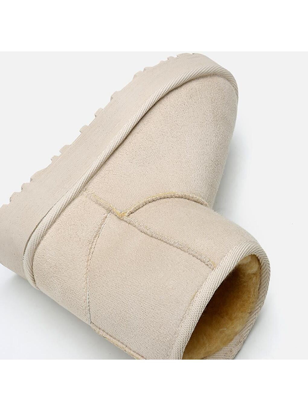 Bej Kadın Tüylü Bot-6