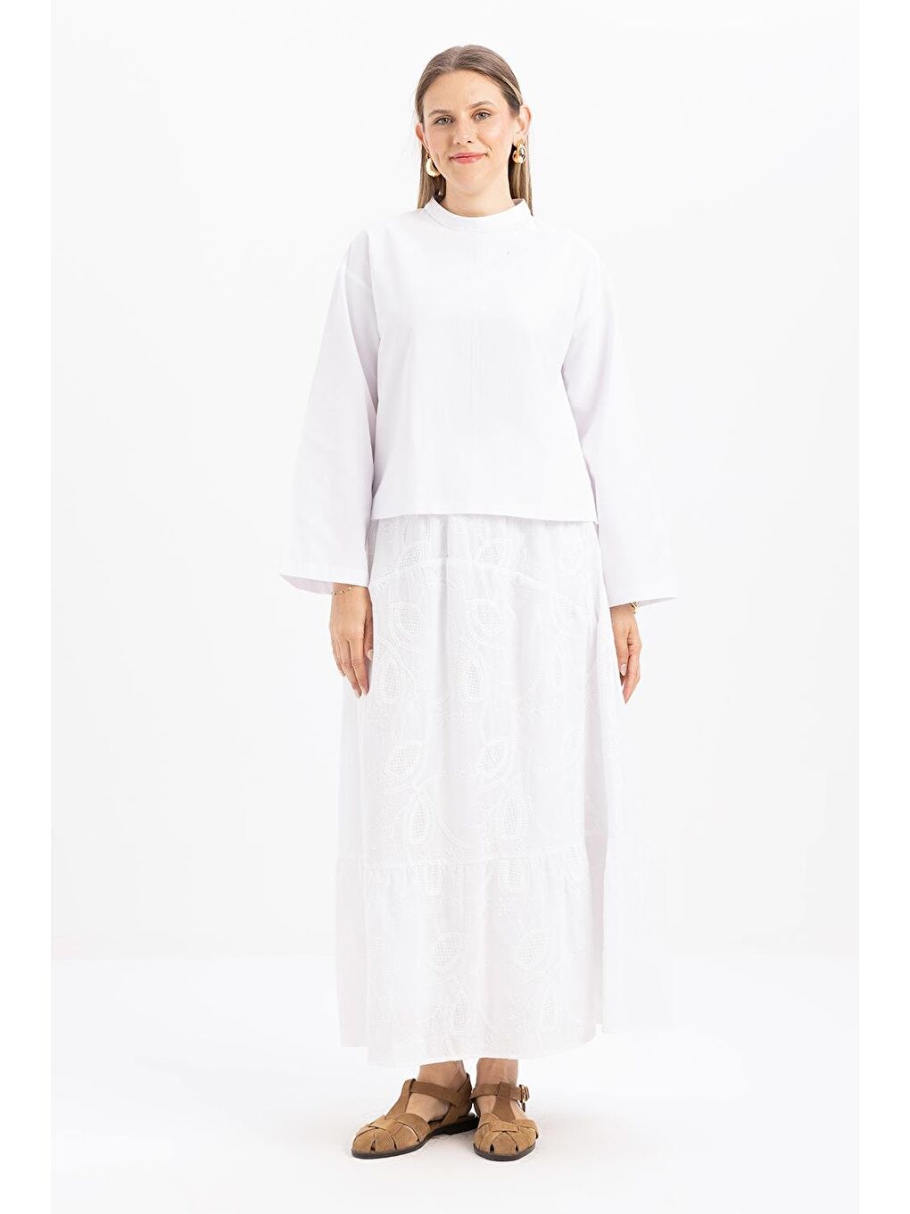 Beyaz-Nakışlı Lastikli Çan Etek-1