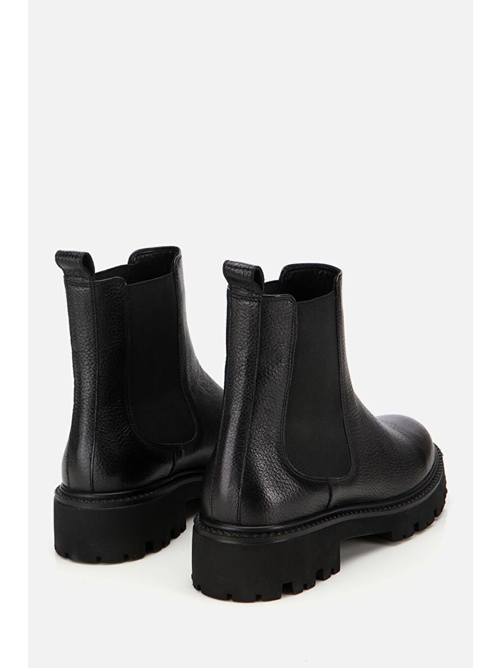 Kadın Deri Siyah Lastik Detaylı Kalın Tabanlı Düz Bot-2