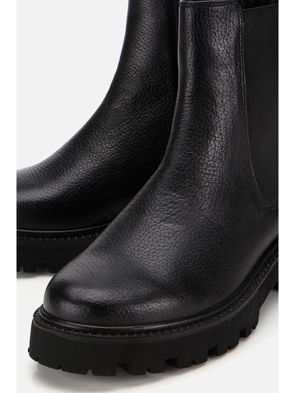 Kadın Deri Siyah Lastik Detaylı Kalın Tabanlı Düz Bot-3