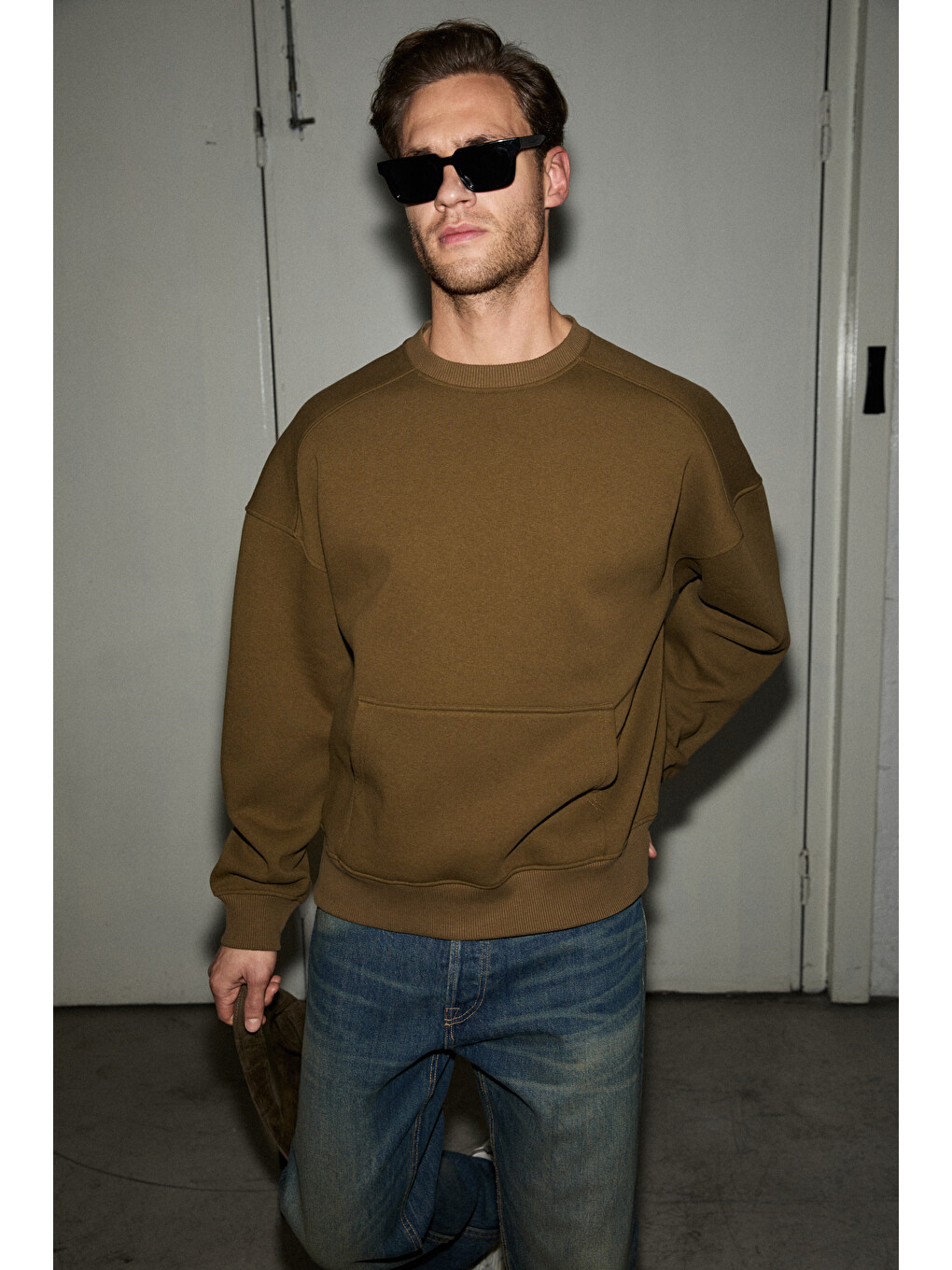Coyotes Erkek Bisiklet Yaka Kangru Cepli Organik Pamuk Regular Fit Koyu Haki Sweatshirt-2