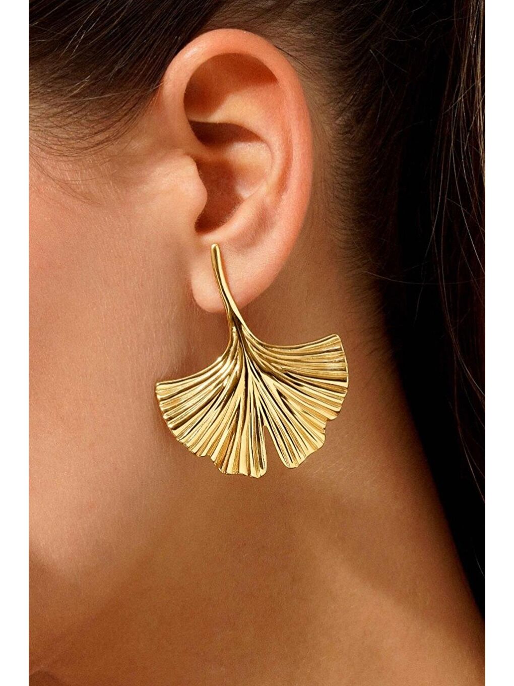 Sarı Altın Renk Yaprak Figürlü Çelik Küpe (Çift)-1