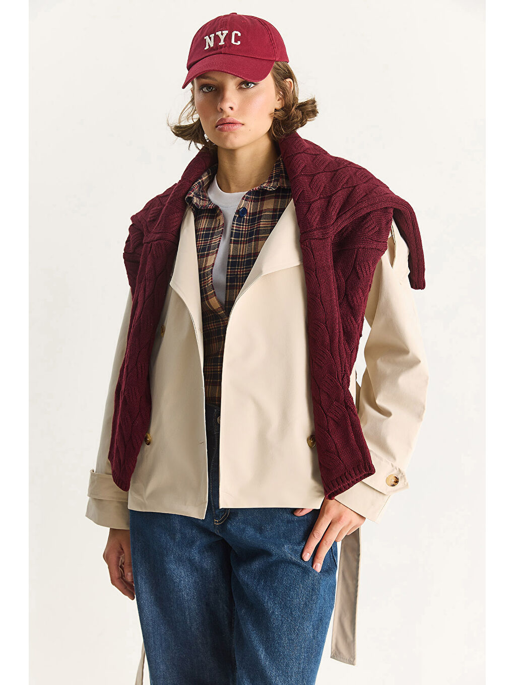 Bej Kadın Dik Yaka Kuşak Detaylı Astarlı Oversize Kısa Trençkot --2