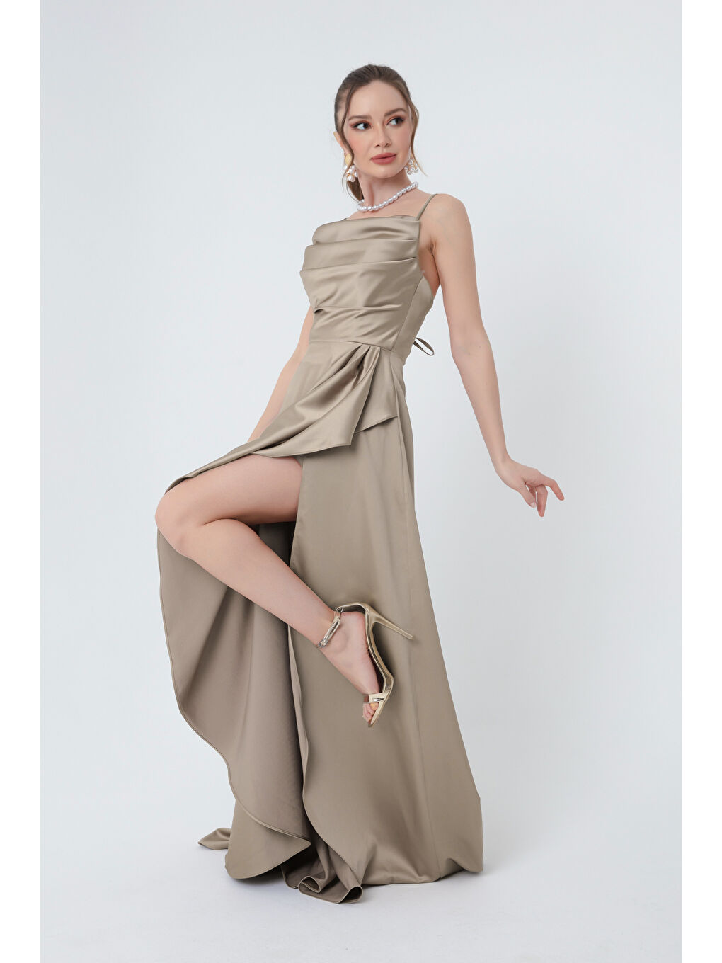 Bej Kadın Vizon Volanlı Yırtmaçlı Saten Abiye & Mezuniyet Elbisesi-1