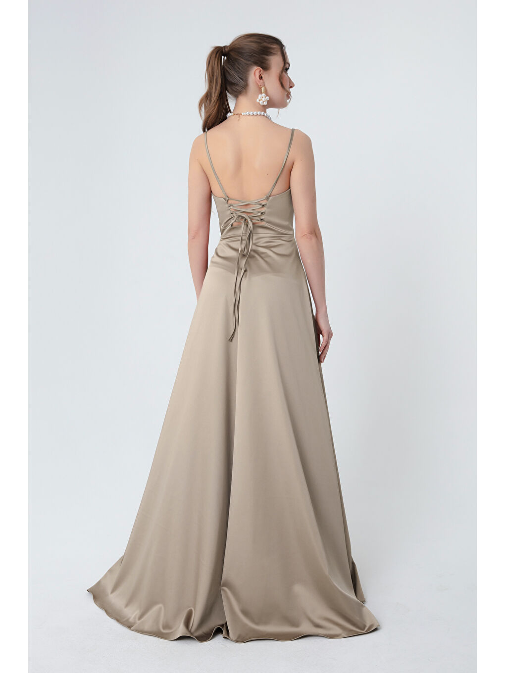 Bej Kadın Vizon Volanlı Yırtmaçlı Saten Abiye & Mezuniyet Elbisesi-4