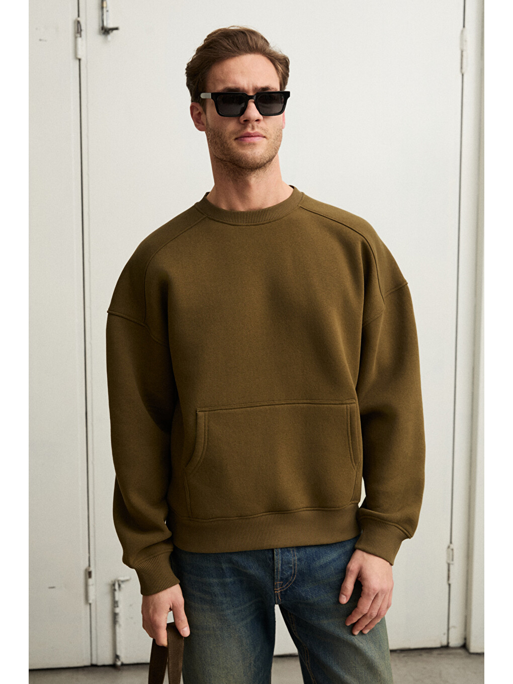 Coyotes Erkek Bisiklet Yaka Kangru Cepli Organik Pamuk Regular Fit Koyu Haki Sweatshirt-3