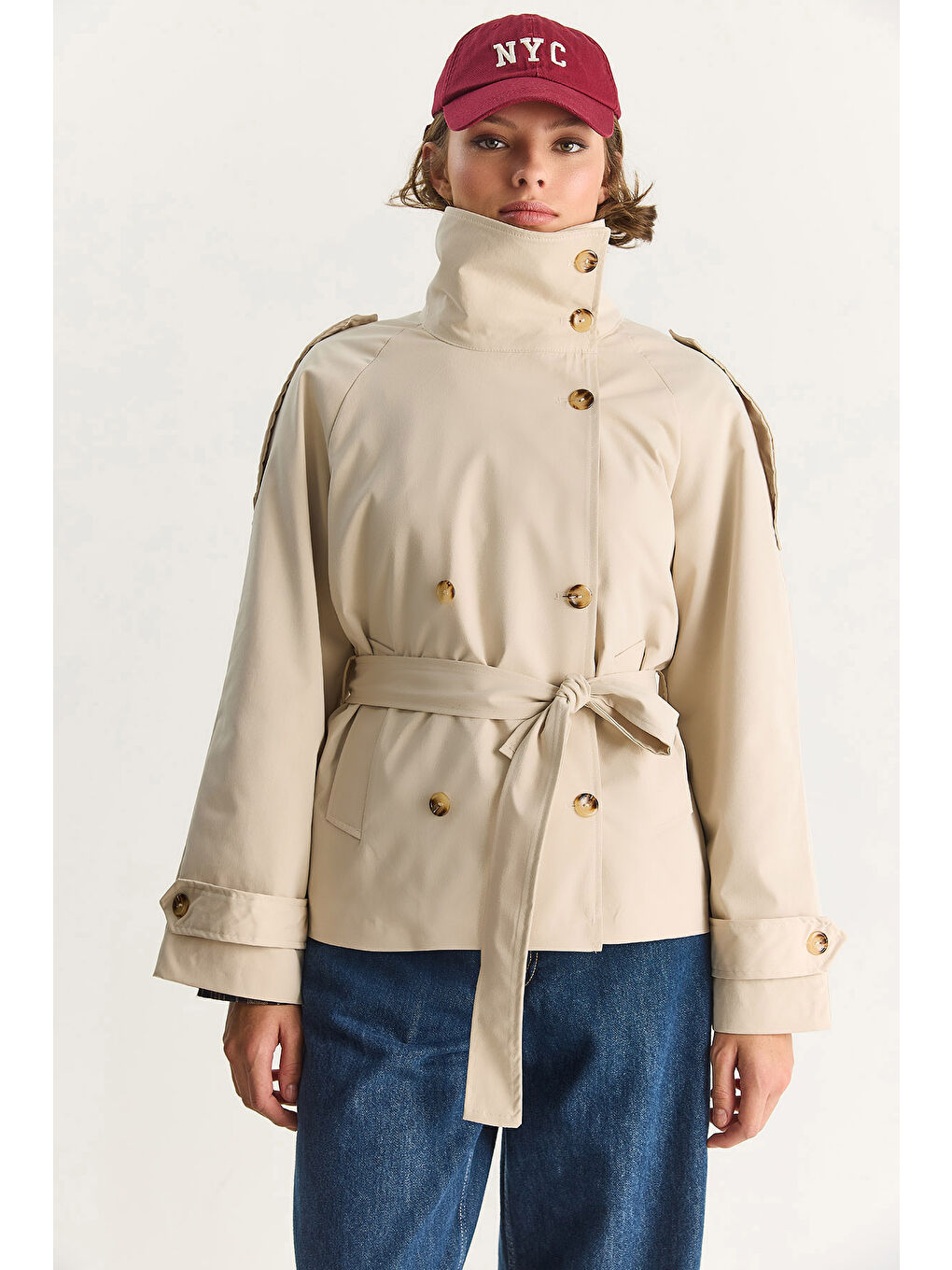 Bej Kadın Dik Yaka Kuşak Detaylı Astarlı Oversize Kısa Trençkot --5