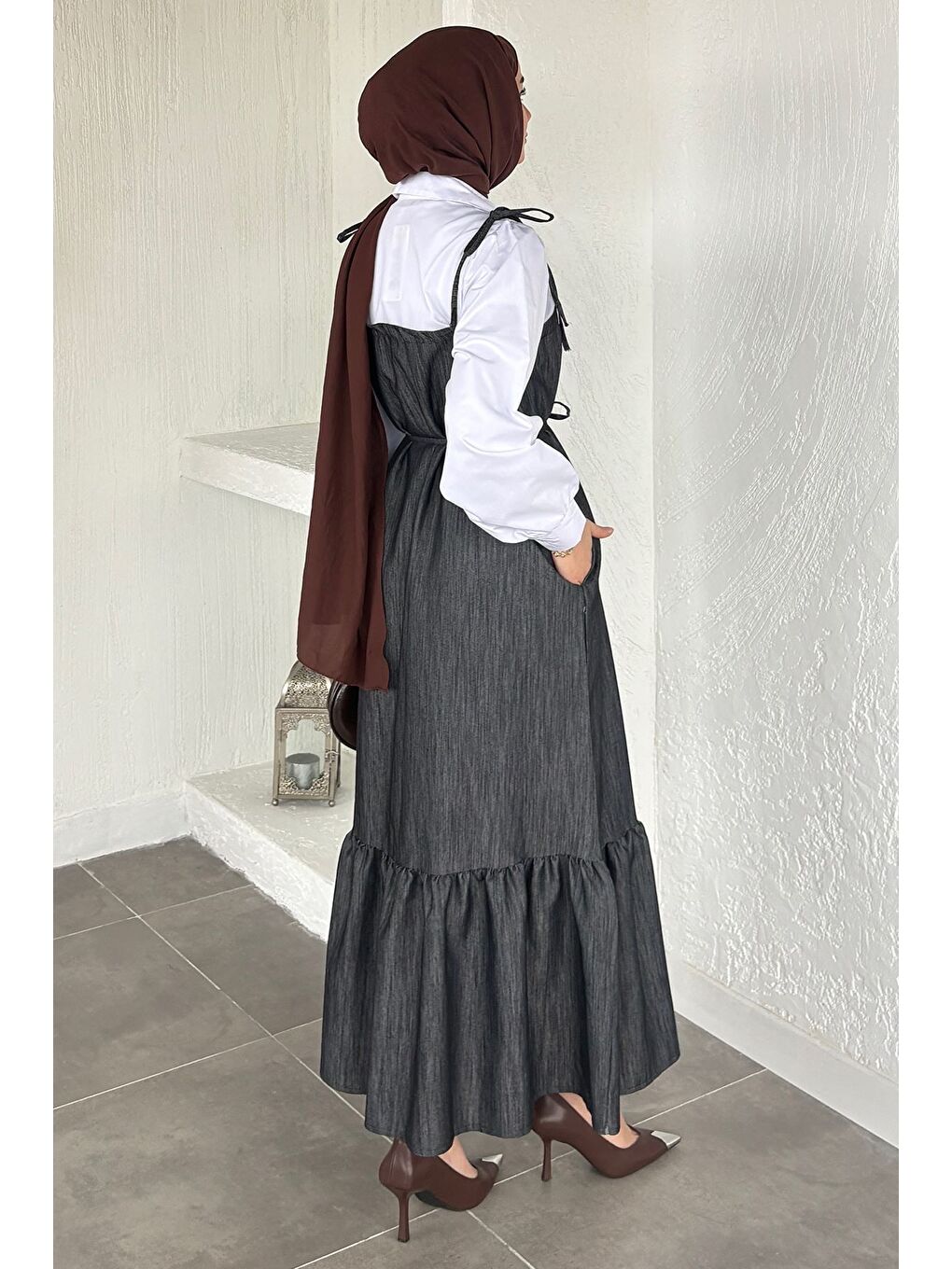 Antrasit Gülseli Boydan Düğmeli Bağlama Detaylı Garnili Tesettür Elbise-8