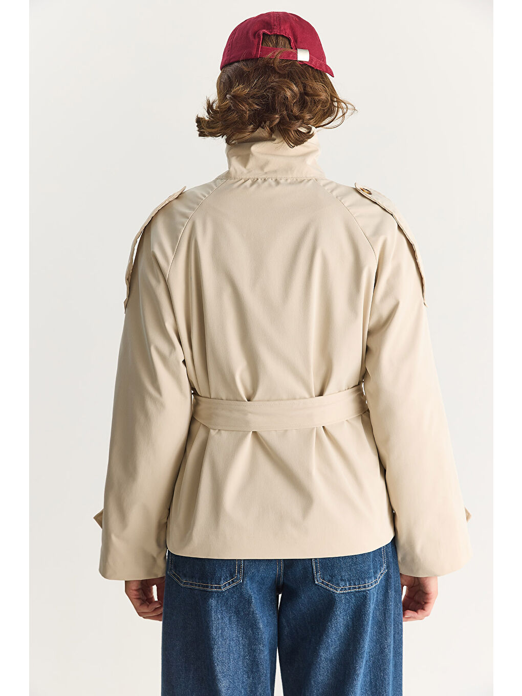 Bej Kadın Dik Yaka Kuşak Detaylı Astarlı Oversize Kısa Trençkot --7