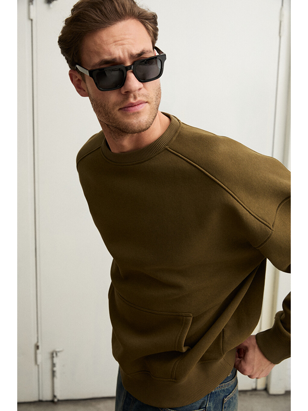 Coyotes Erkek Bisiklet Yaka Kangru Cepli Organik Pamuk Regular Fit Koyu Haki Sweatshirt-4