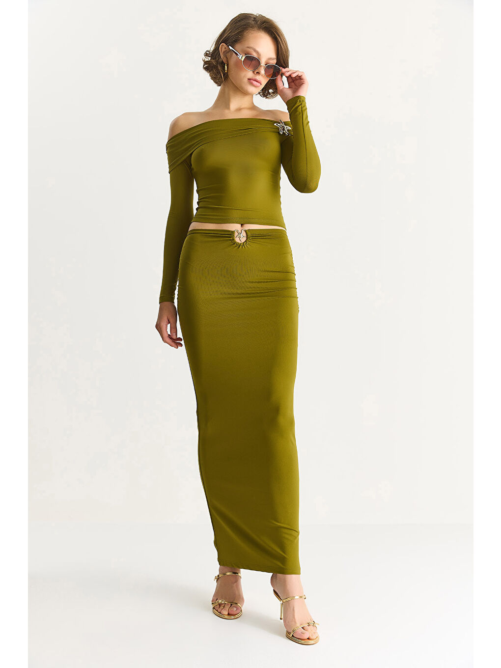 Yeşil Kadın Aksesuar Detaylı Degaje Yaka Bluz Uzun Etek Elastanlı Saran Takım-2