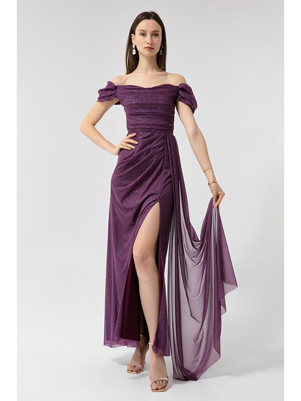 Kadın Mürdüm Kayık Yaka Drapeli Yırtmaçlı Uzun Simli Abiye Elbise-1