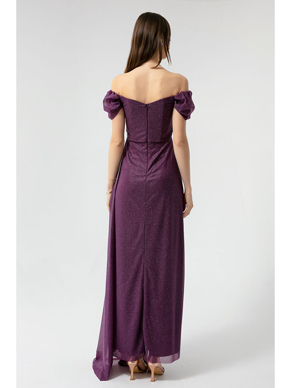 Kadın Mürdüm Kayık Yaka Drapeli Yırtmaçlı Uzun Simli Abiye Elbise-4