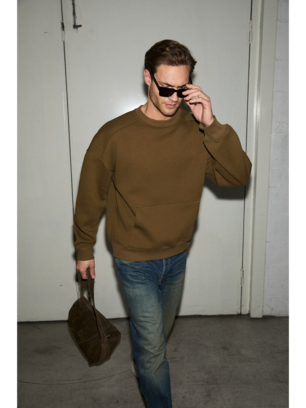 Coyotes Erkek Bisiklet Yaka Kangru Cepli Organik Pamuk Regular Fit Koyu Haki Sweatshirt-5