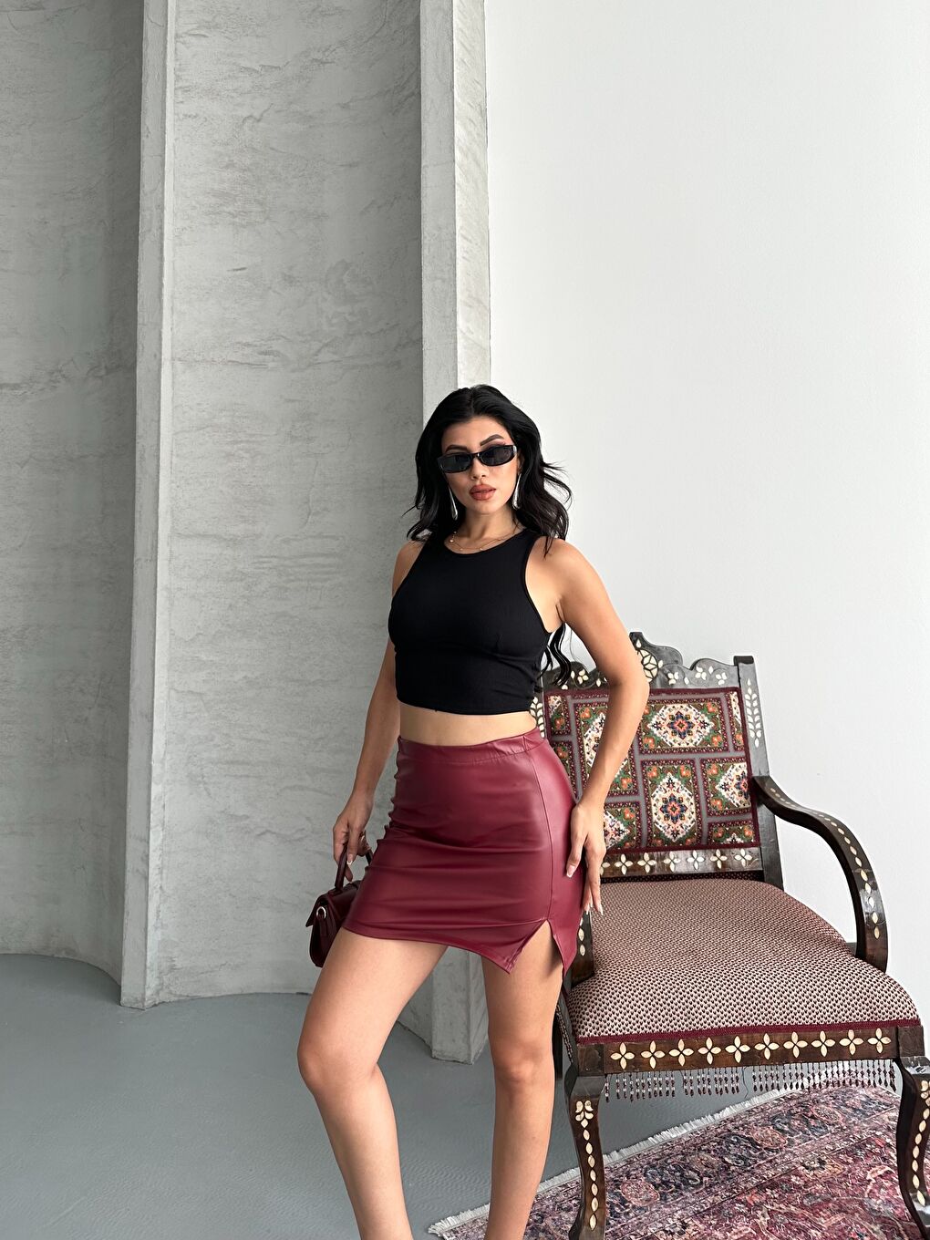 Yırtmaçlı Bordo Mini Deri Etek