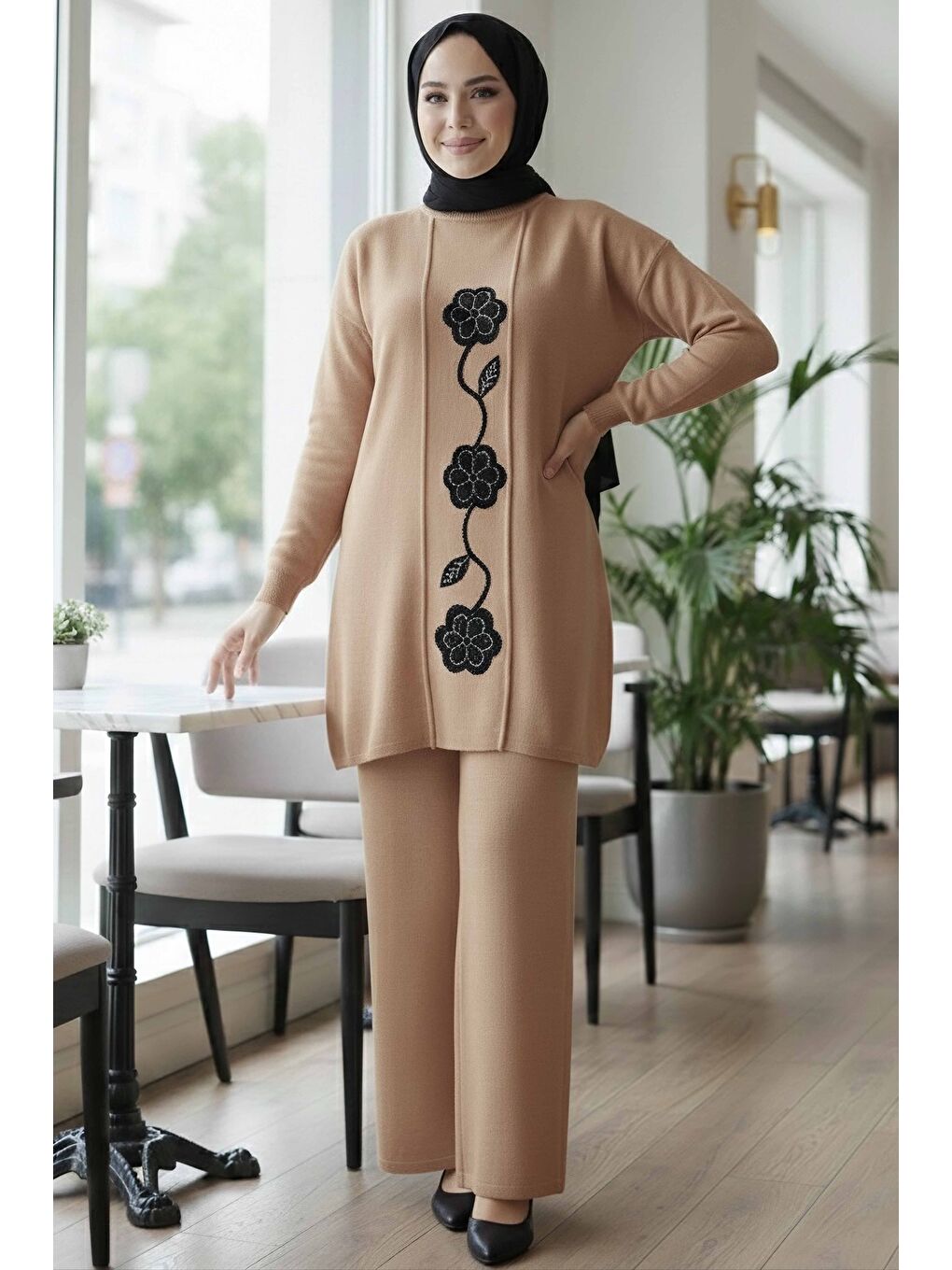 Bej Çiçek Pul Detaylı Triko İkili Takım Vizon - 28126-VIZON-1