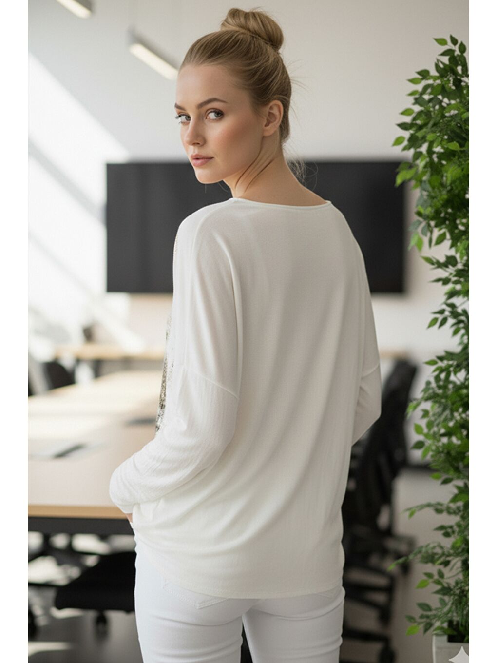 İtalyan Ekru Havuz Yaka Uzun Kol İnce Varak Baskılı Casual Angora Oversize Triko Bluz 68 76-1