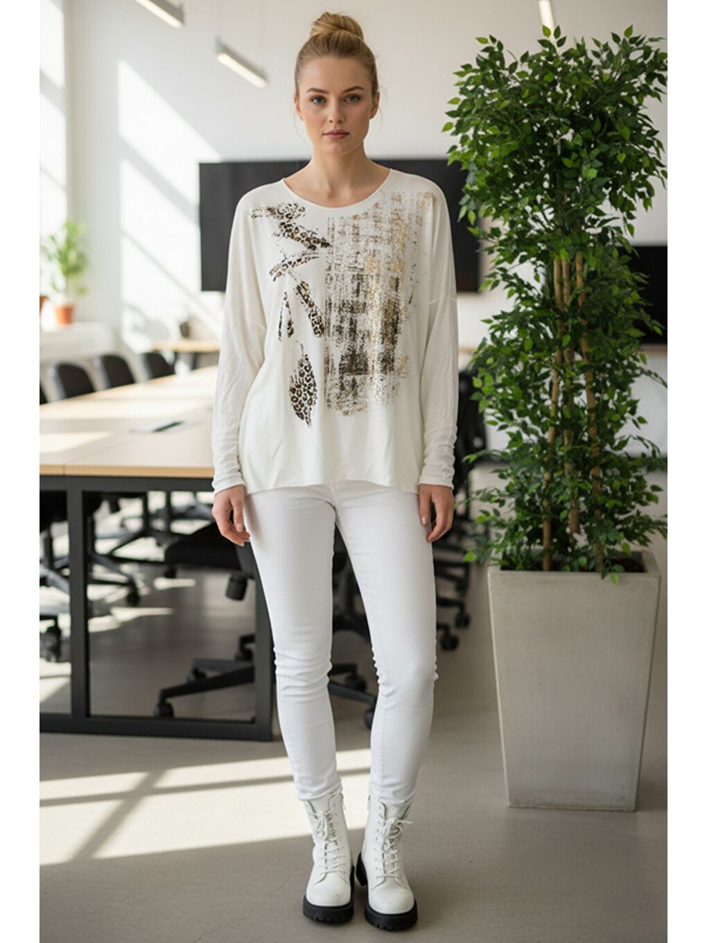 İtalyan Ekru Havuz Yaka Uzun Kol İnce Varak Baskılı Casual Angora Oversize Triko Bluz 68 76-2