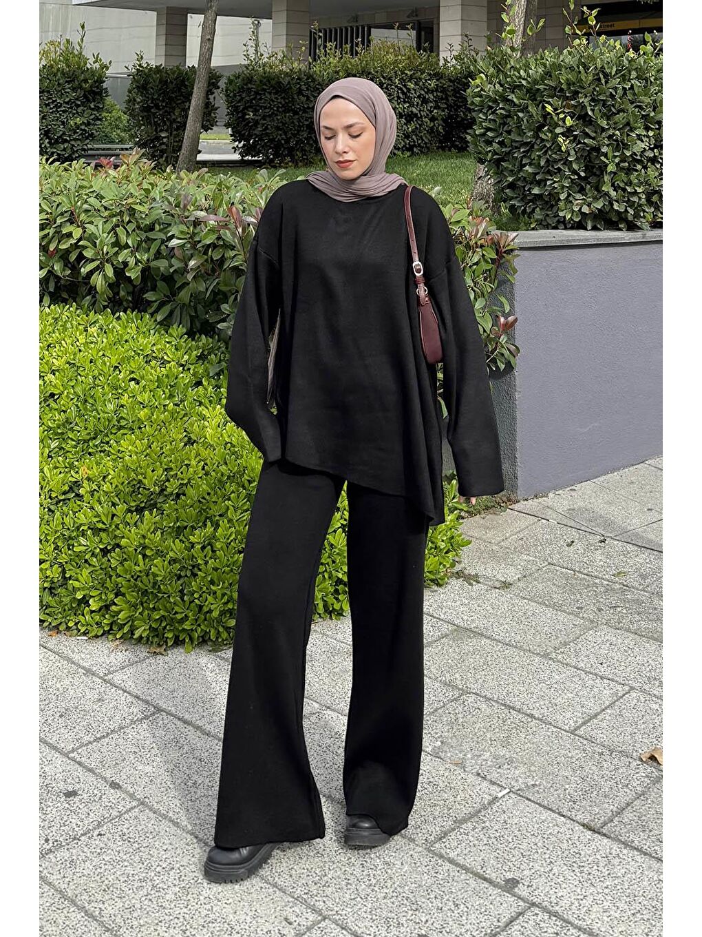 Asimetrik Bisiklet Yaka Triko Takım Siyah