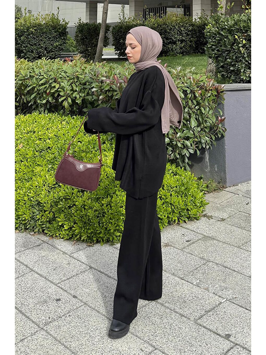 Asimetrik Bisiklet Yaka Triko Takım Siyah-1