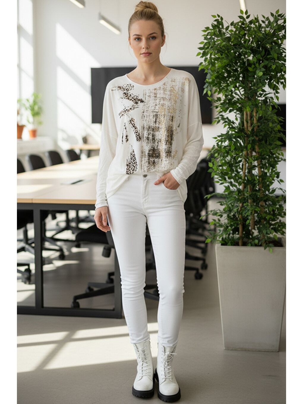 İtalyan Ekru Havuz Yaka Uzun Kol İnce Varak Baskılı Casual Angora Oversize Triko Bluz 68 76-3