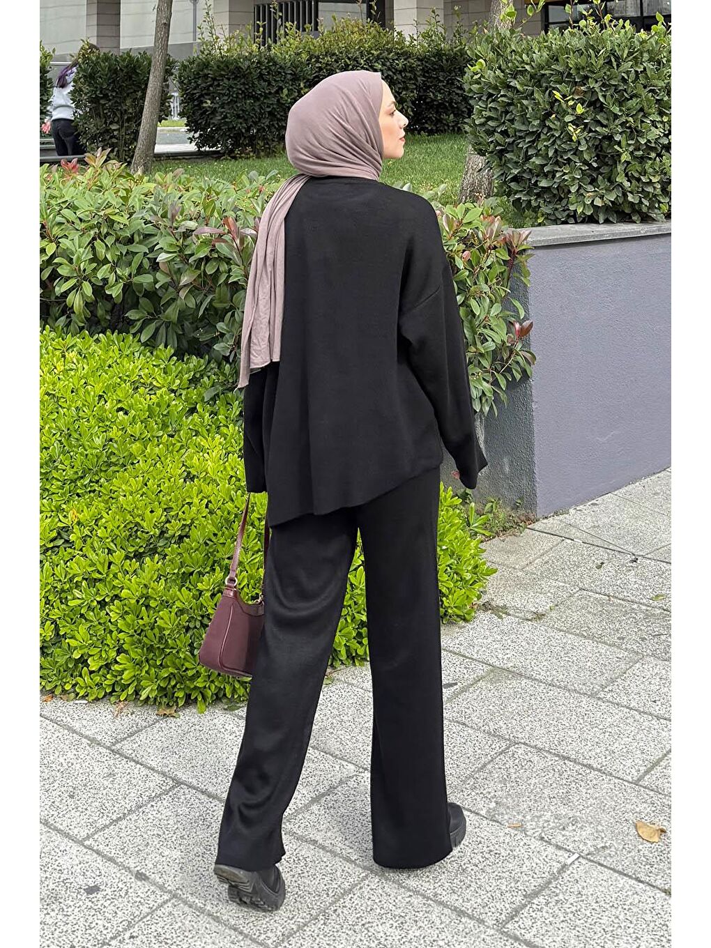 Asimetrik Bisiklet Yaka Triko Takım Siyah-3