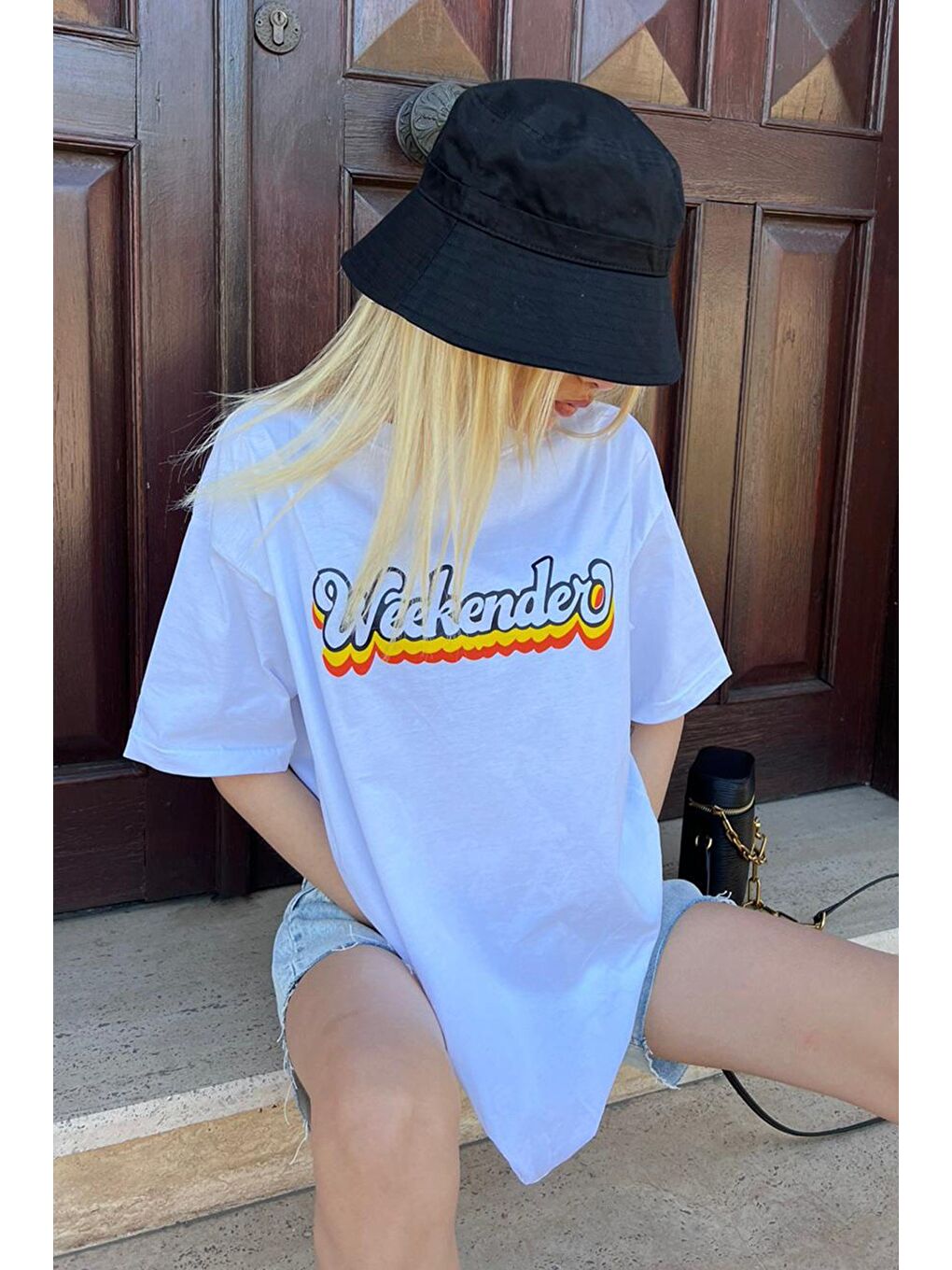 Beyaz Baskılı Oversize Yuvarlak Yaka Kadın Tişört-6