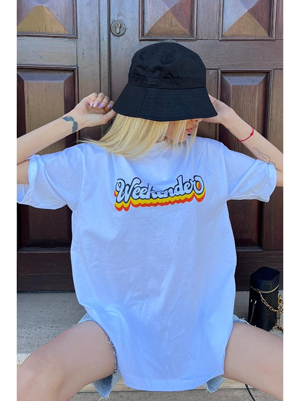 Beyaz Baskılı Oversize Yuvarlak Yaka Kadın Tişört-7