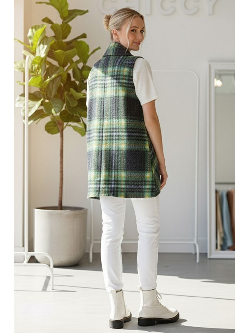 İtalyan Siyah-Yeşil Şal Yaka Kolsuz Ekose Kapamasız Kalın Akrilik Uzun Oversize Dokuma Yelek 85 68-5