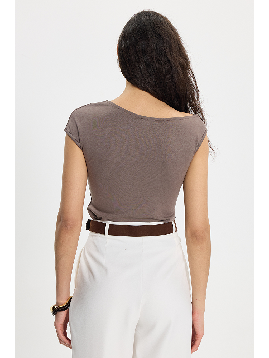 Kadın Slim Fit Dar Kesim Kısa Kollu Kayık Yaka Kahverengi Bluz-6