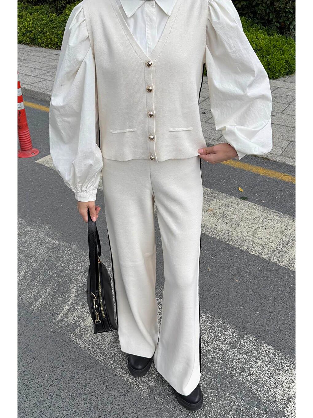 Bej Biyeli Yelekli Takım Taş-2