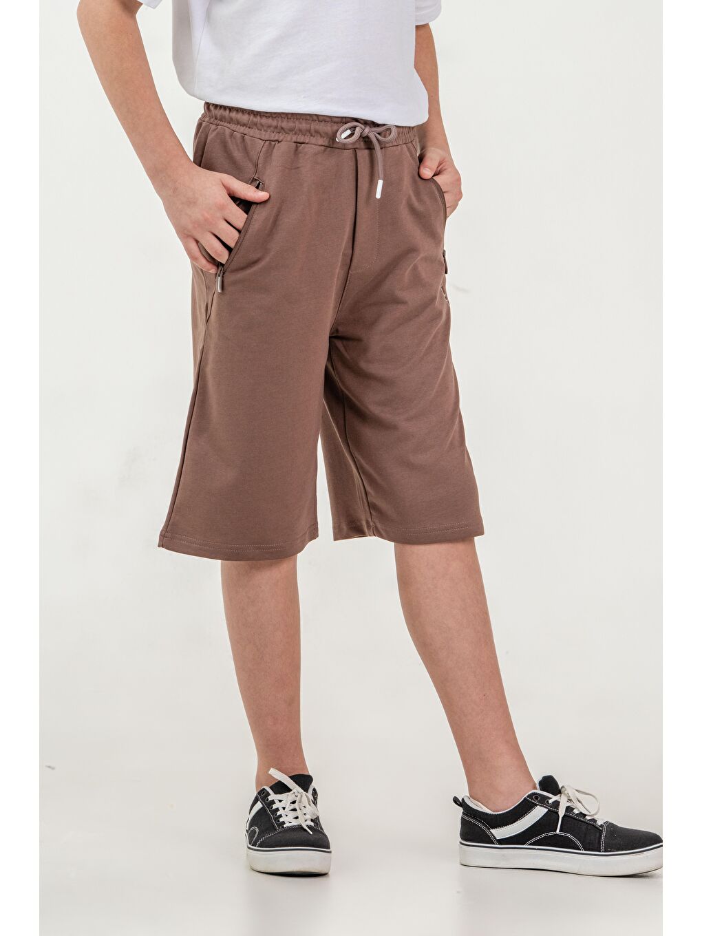 Kahverengi Sport Baskılı Cepler Fermuarlı Erkek Çocuk Şort-1