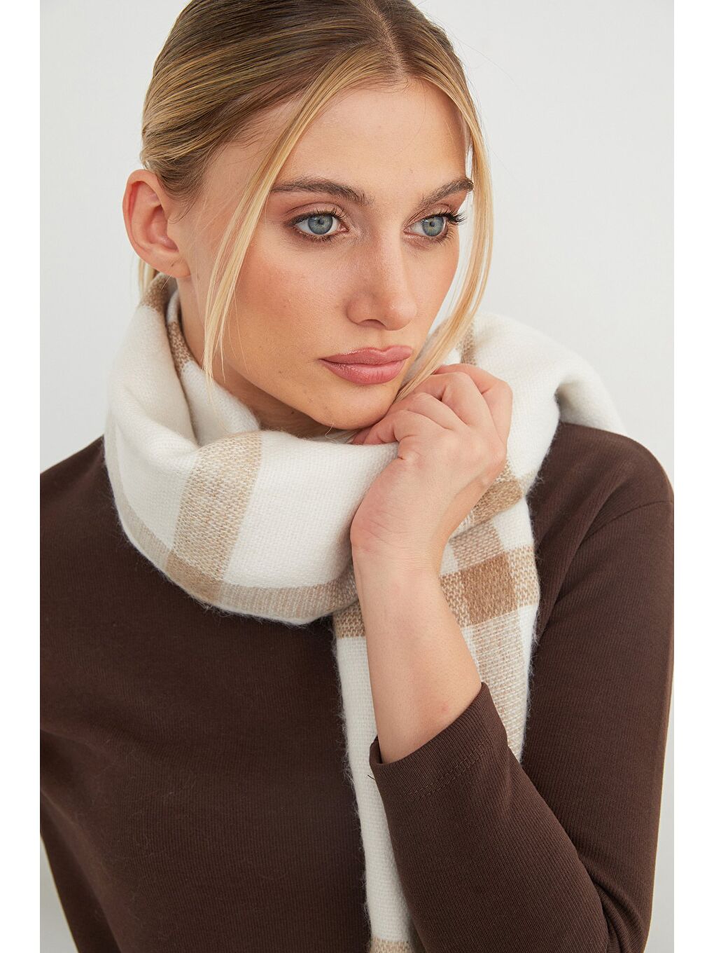 Ekru Ekose Desenli Şal-3