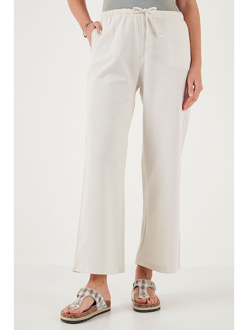 Bej Keten Karışımlı Regular Fit Normal Bel Geniş Paça Pantolon 5866030-1