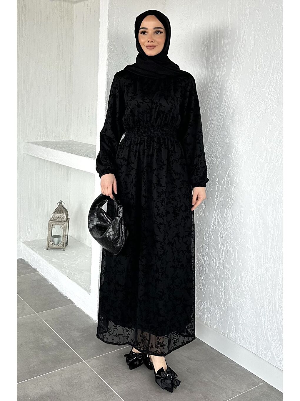 Siyah Flok Baskılı Bel Lastikli Tesettür Elbise