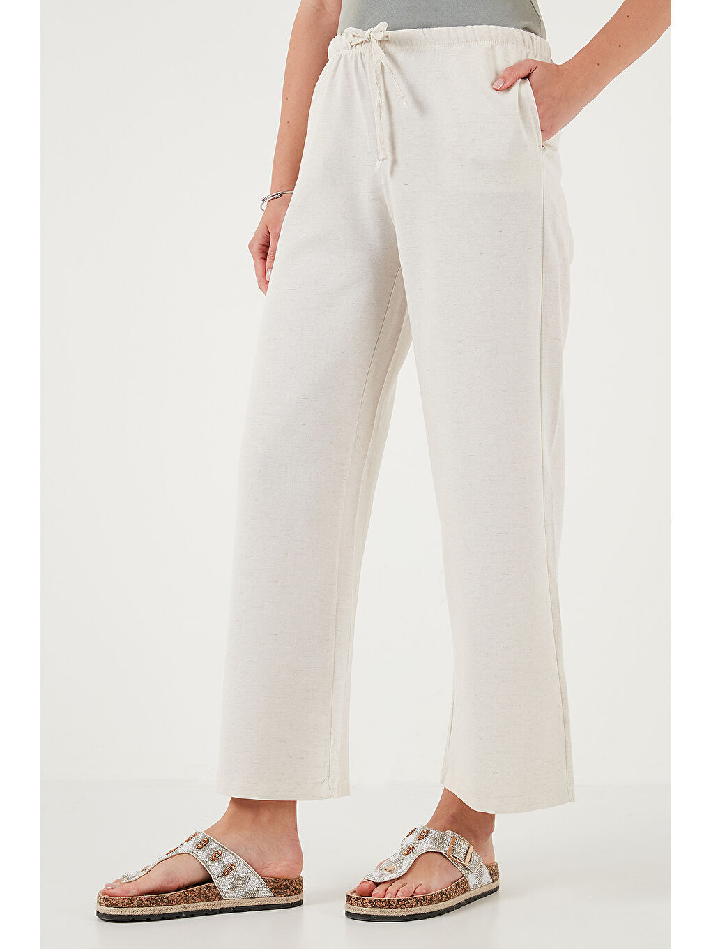 Bej Keten Karışımlı Regular Fit Normal Bel Geniş Paça Pantolon 5866030-4