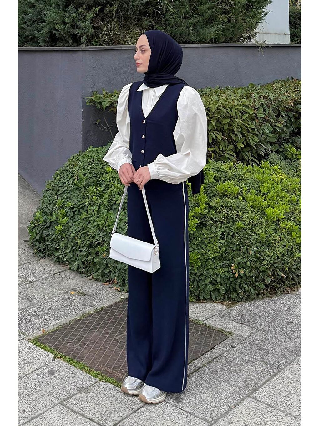 Biyeli Yelekli Takım Lacivert-1