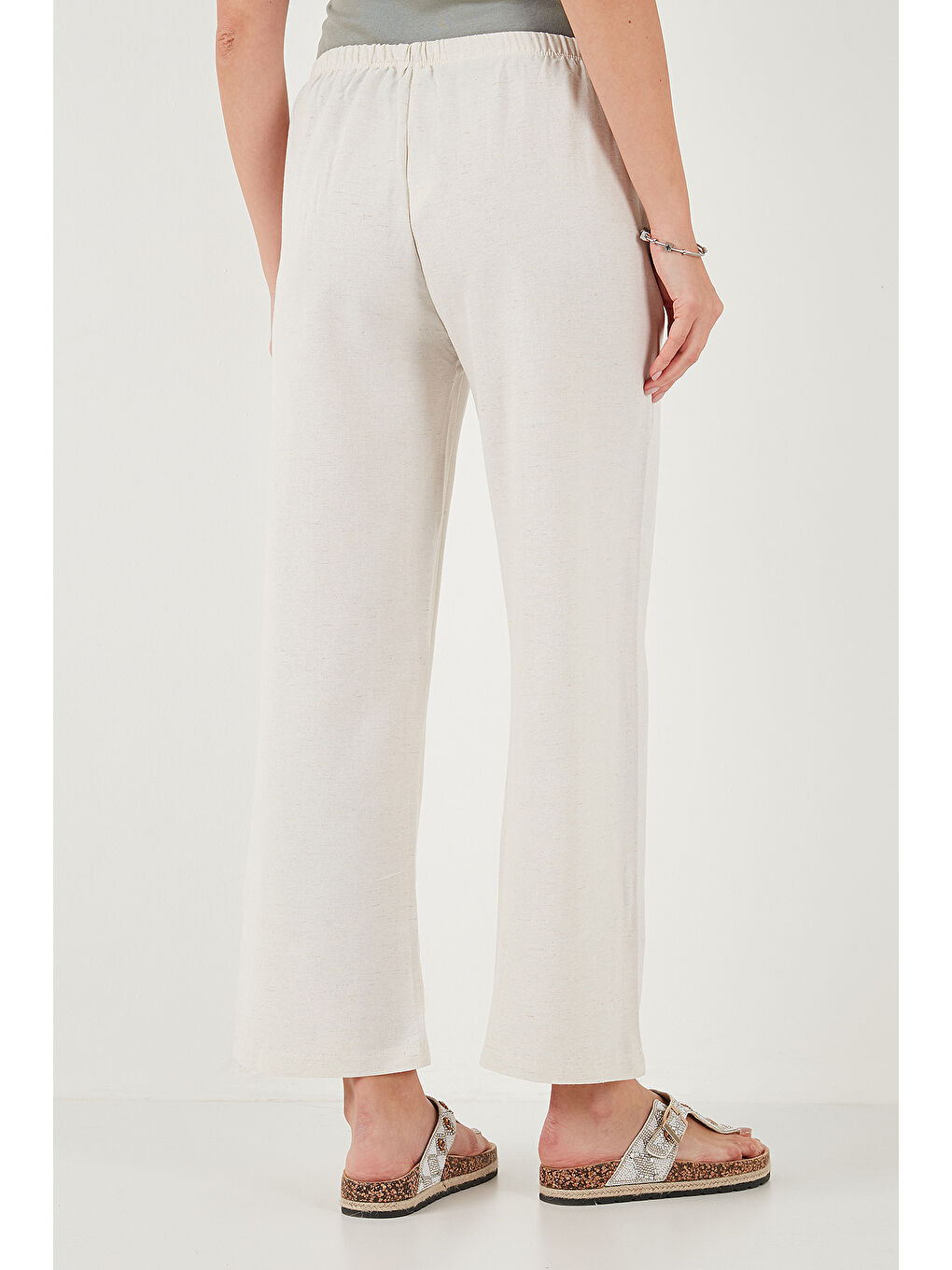 Bej Keten Karışımlı Regular Fit Normal Bel Geniş Paça Pantolon 5866030-6