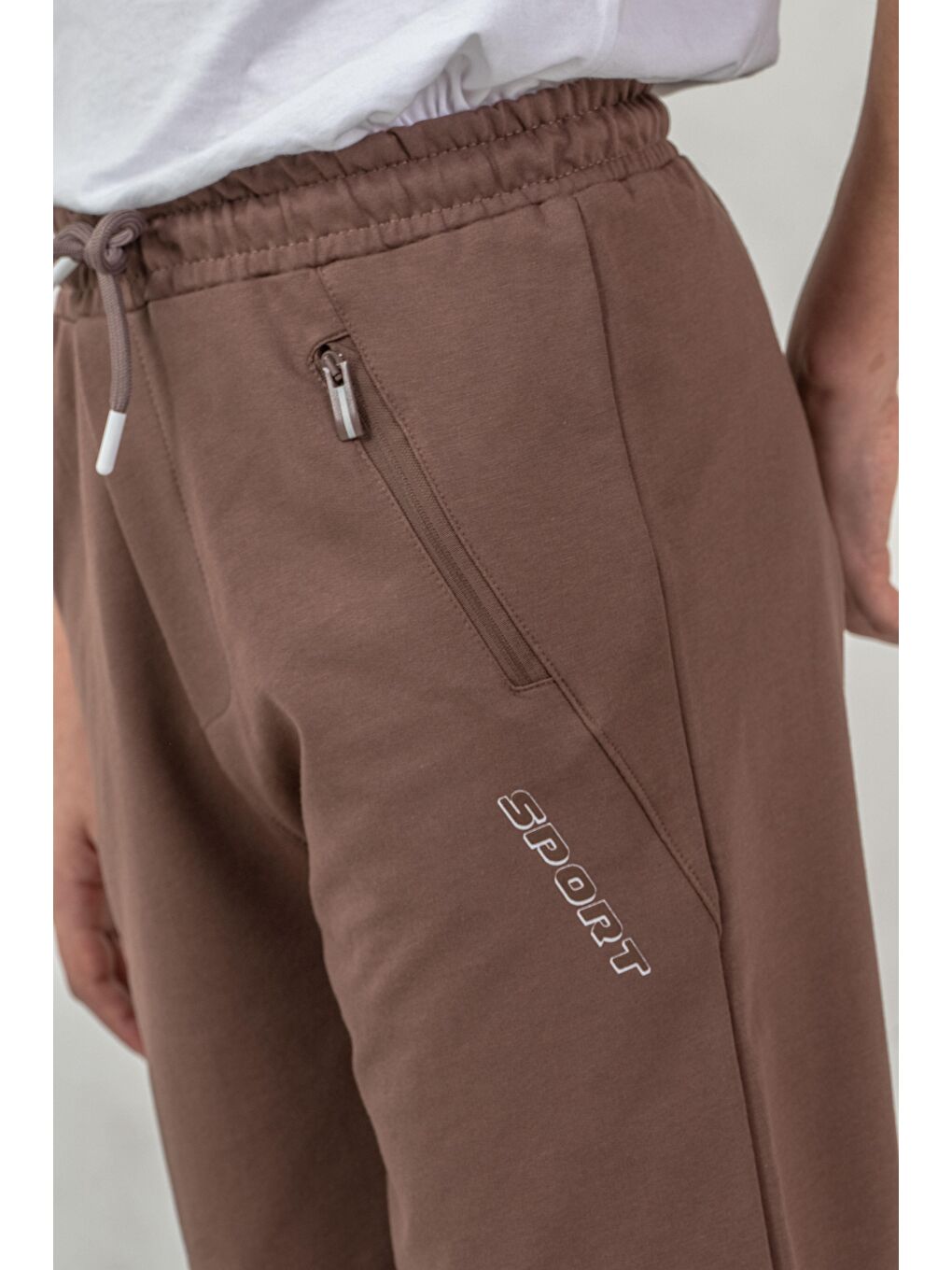 Kahverengi Sport Baskılı Cepler Fermuarlı Erkek Çocuk Şort-3