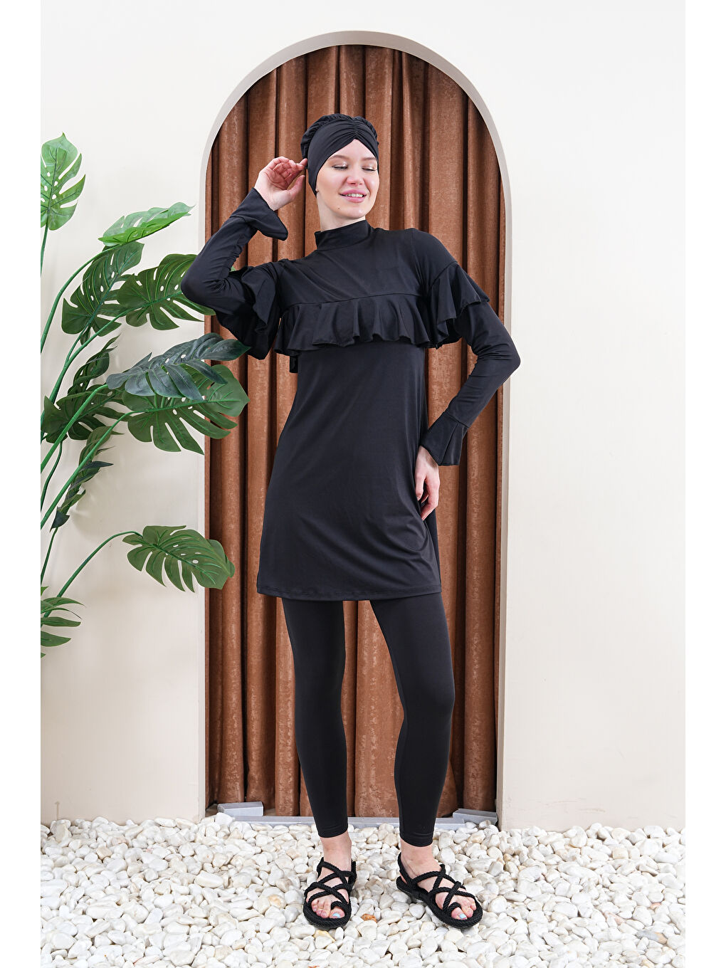 Siyah Volan Detaylı Uzun Kollu Kapalı Tesettür Mayo 3712-1