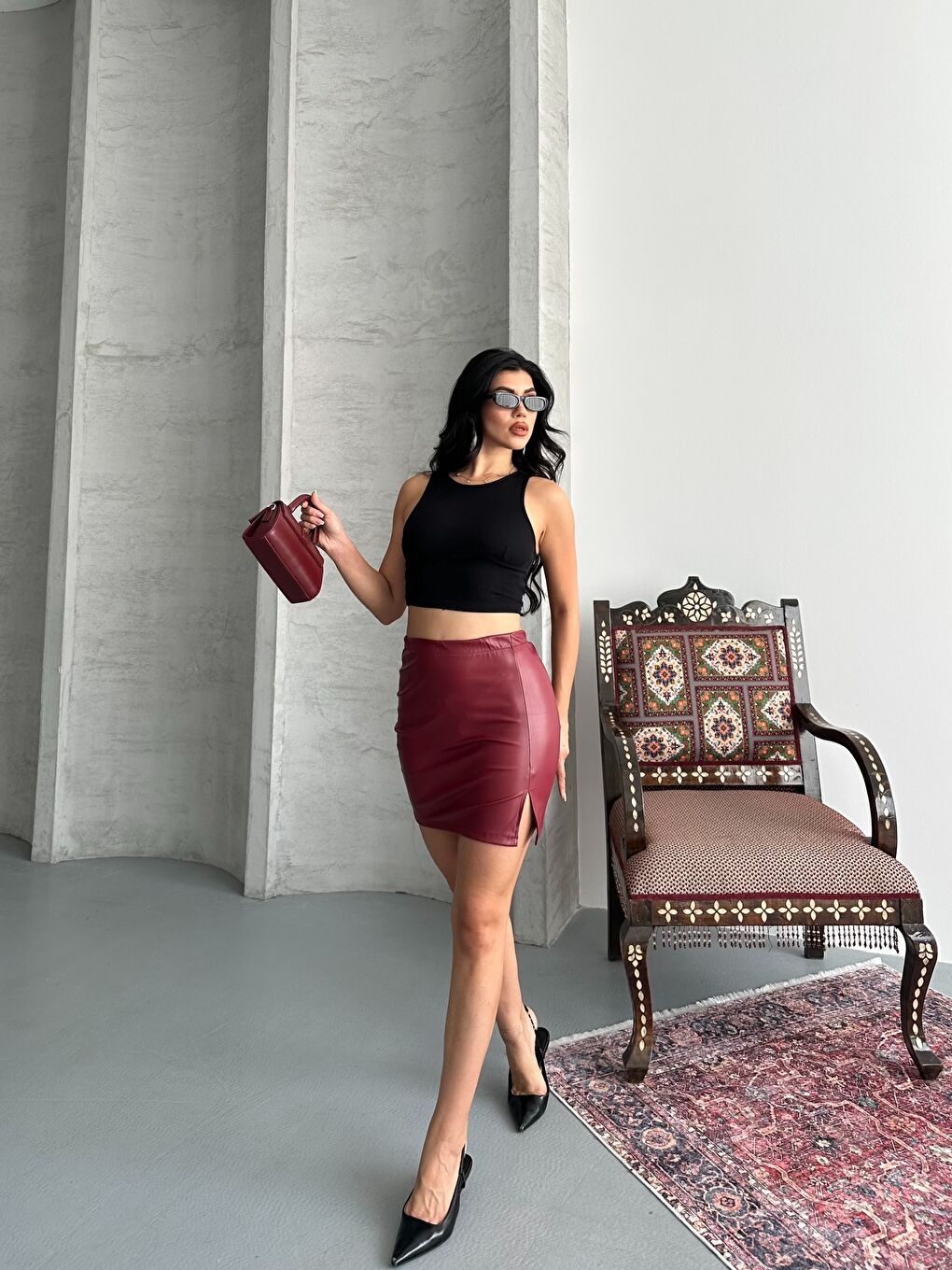 Yırtmaçlı Bordo Mini Deri Etek-4