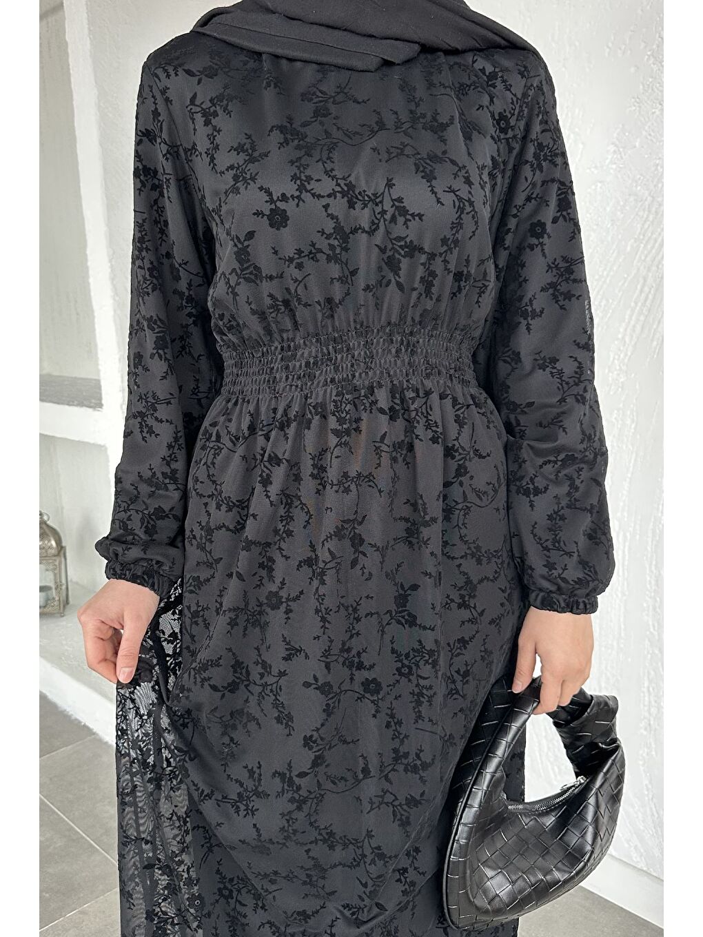 Siyah Flok Baskılı Bel Lastikli Tesettür Elbise-7