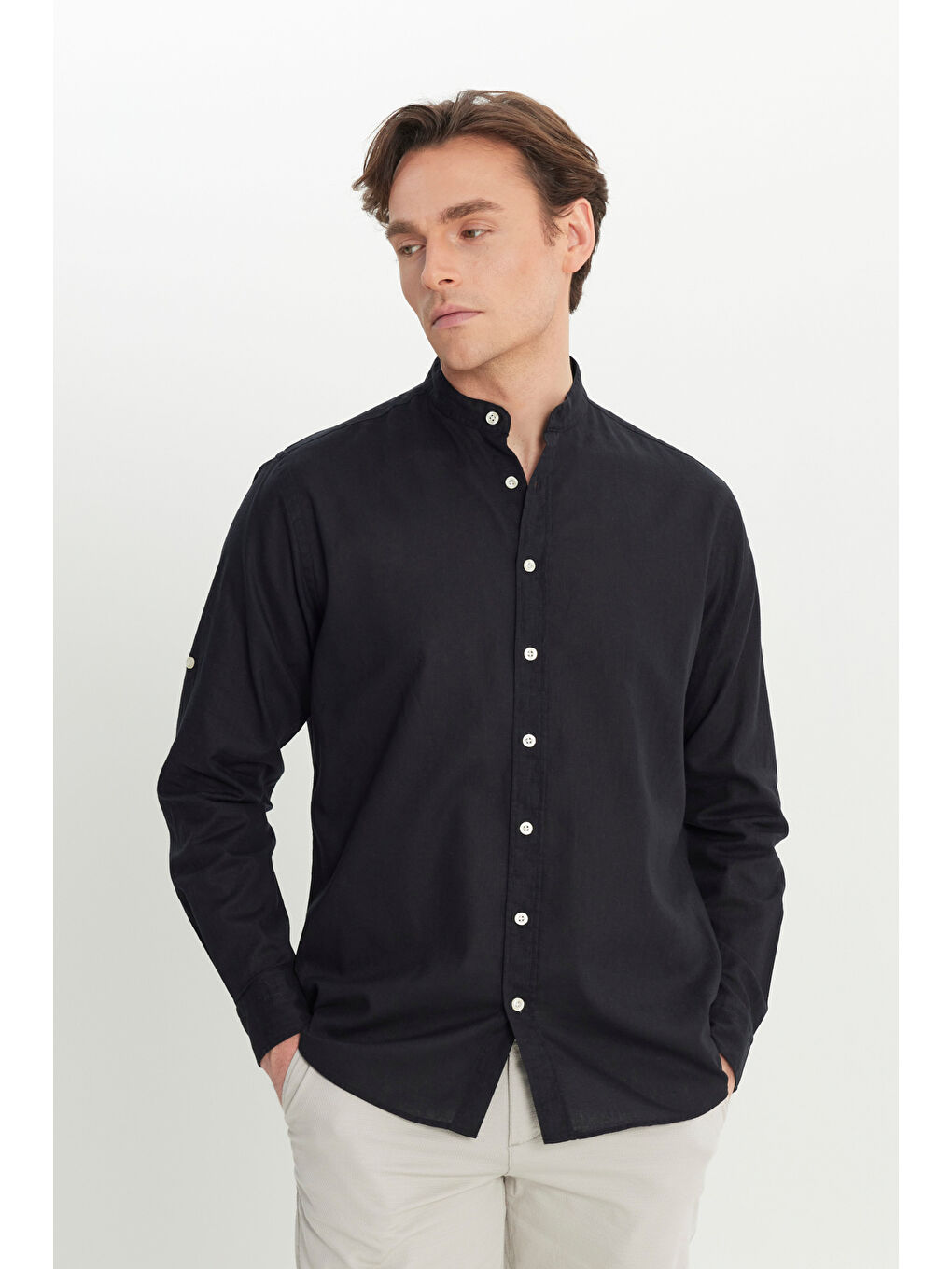 Erkek Siyah Comfort Fit Rahat Kesim Hakim Yaka Gömlek-2