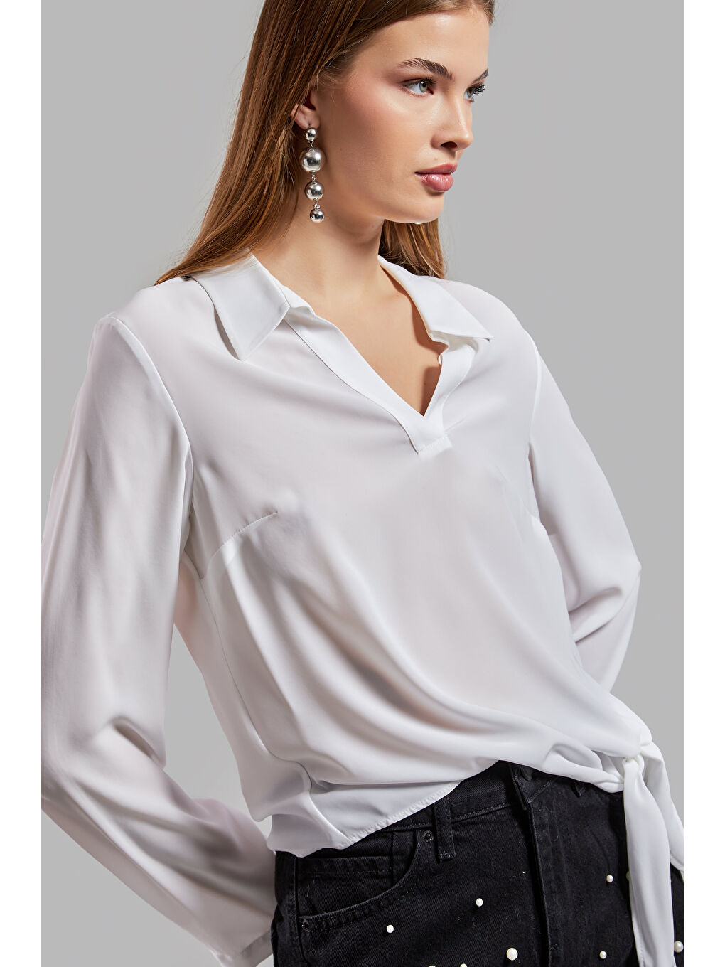 Beyaz Kadın Ekru Renk Yandan Bağcıklı İpek Kumaş Rahat Kesim Bluz