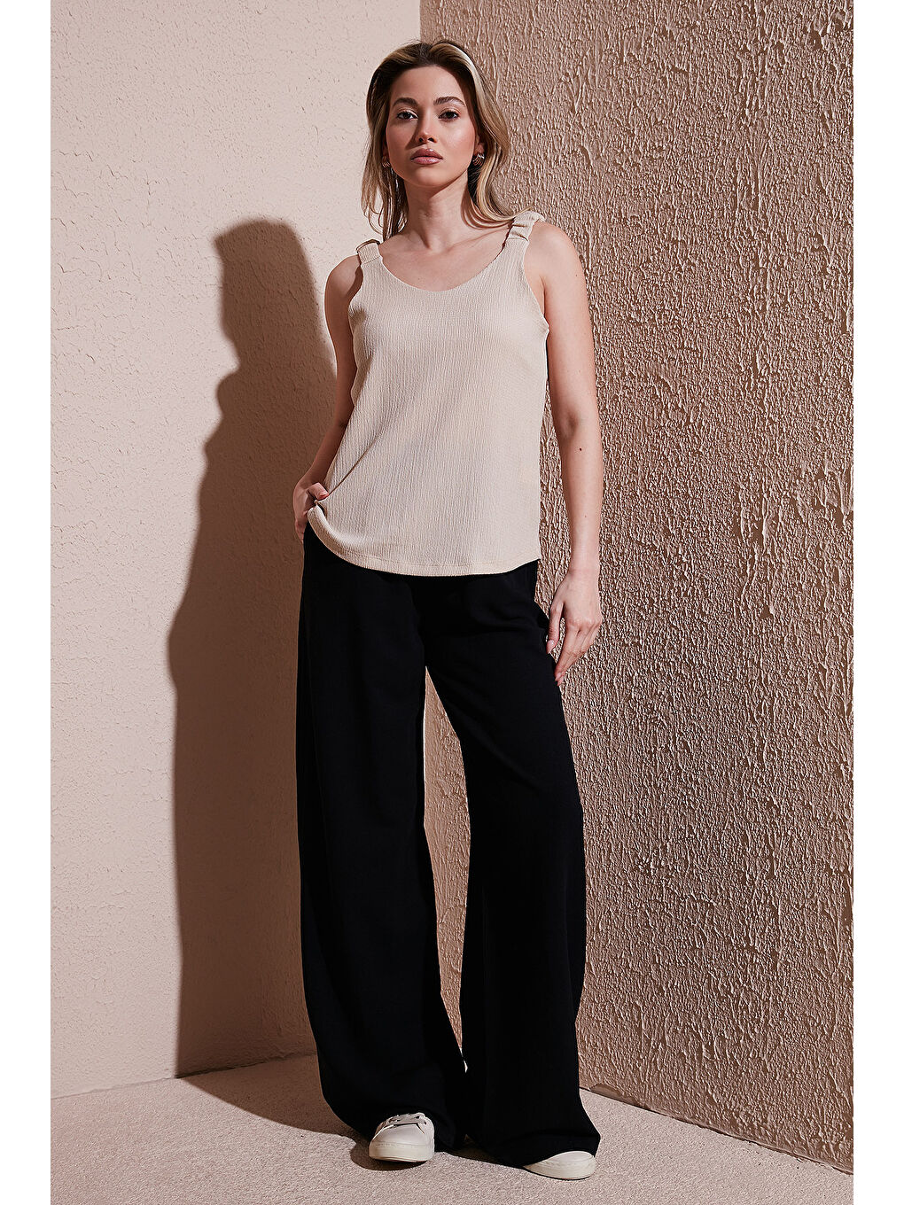 Siyah Wide Leg Yüksek Bel Geniş Paça Pantolon 25Y0893K1