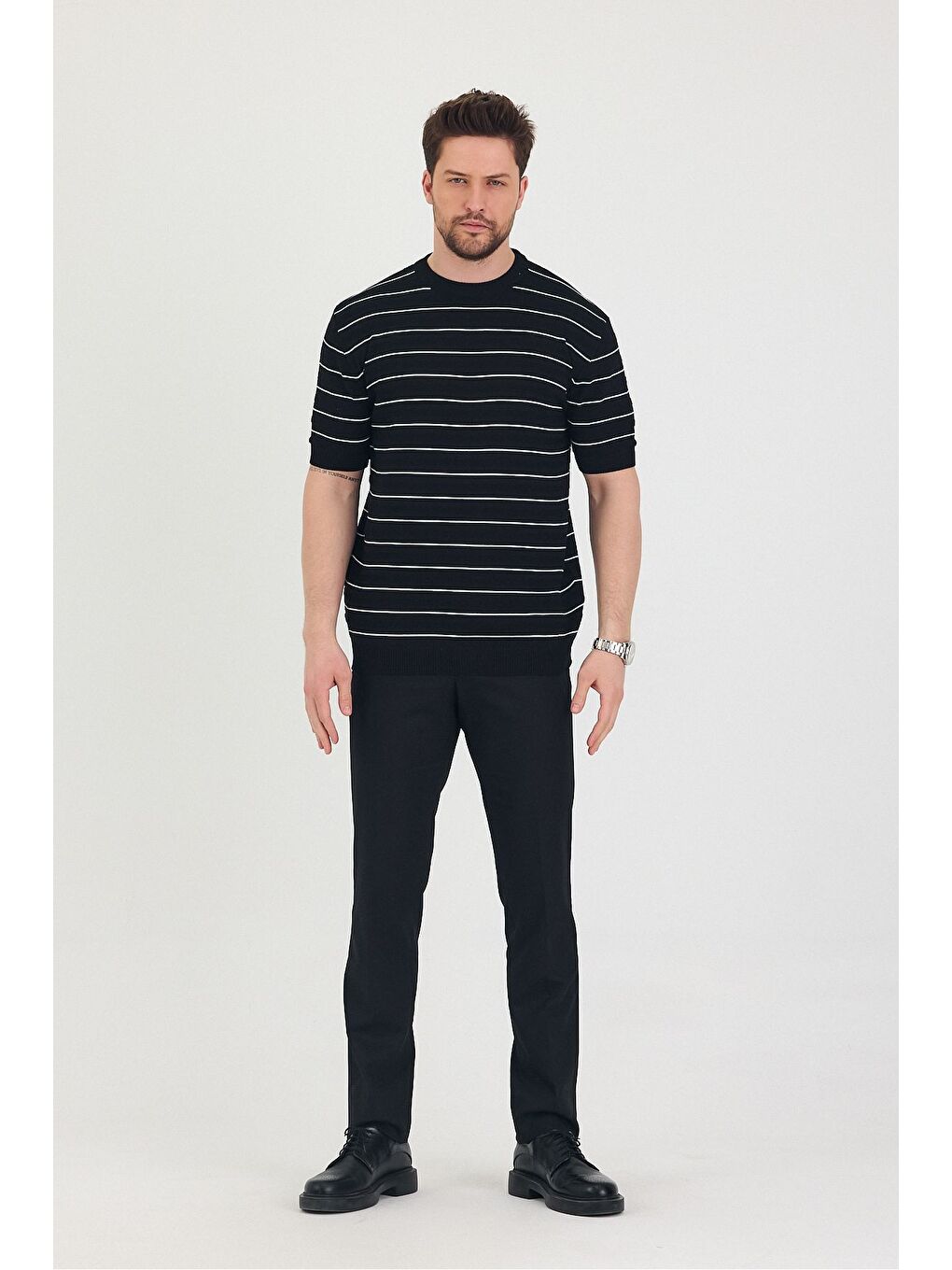 Siyah Erkek Bisiklet Yaka Çizgi Detaylı Kısa Kollu Ince Triko Tişört-2